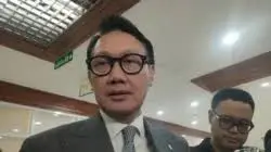 Wakil Menteri Luar Negeri Arif Havas Oegroseno saat ditemui di Gedung DPR RI, Selasa (8/7/2025)