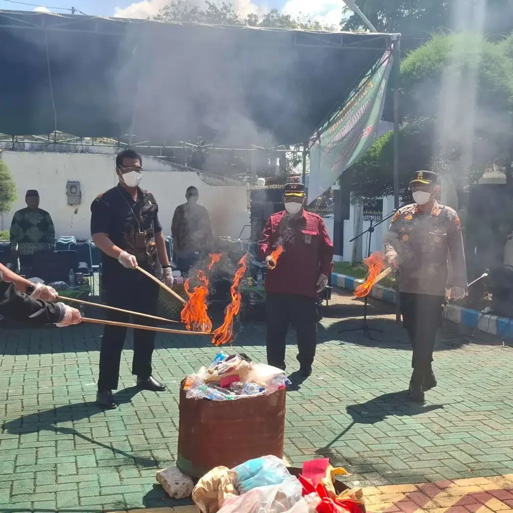 Kejari Sumenep Musnahkan BB 89 Perkara Inkracht