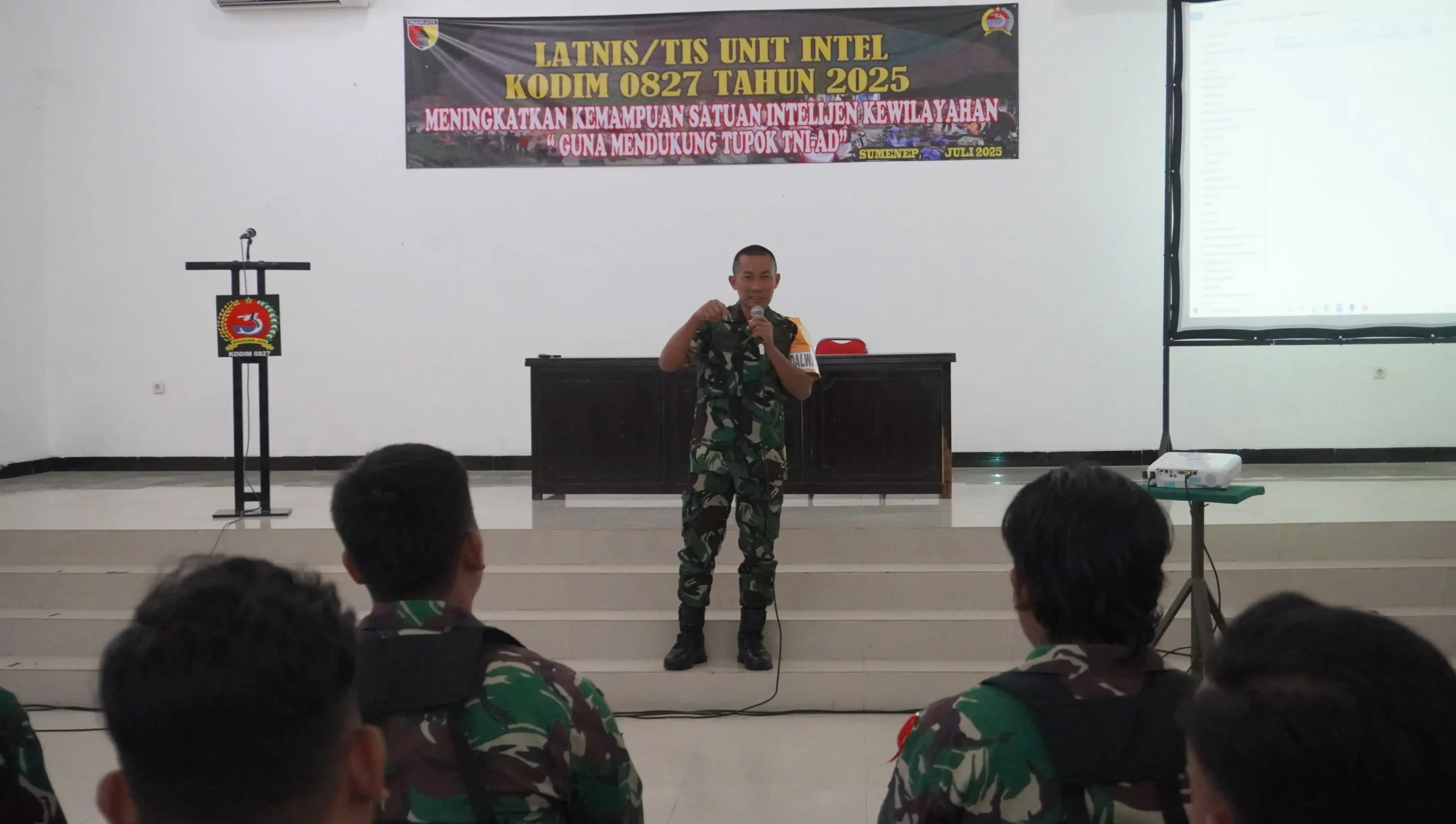 Prajurit Kodim 0827/Sumenep melakukan latihan taktis satuan intelijen di lokasi strategis Kabupaten Sumenep Tahun Anggaran 2025