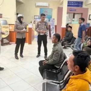 Operasi Patuh Semeru 2025, Satlantas Sumenep Edukasi Keselamatan Berlalu Lintas di Samsat