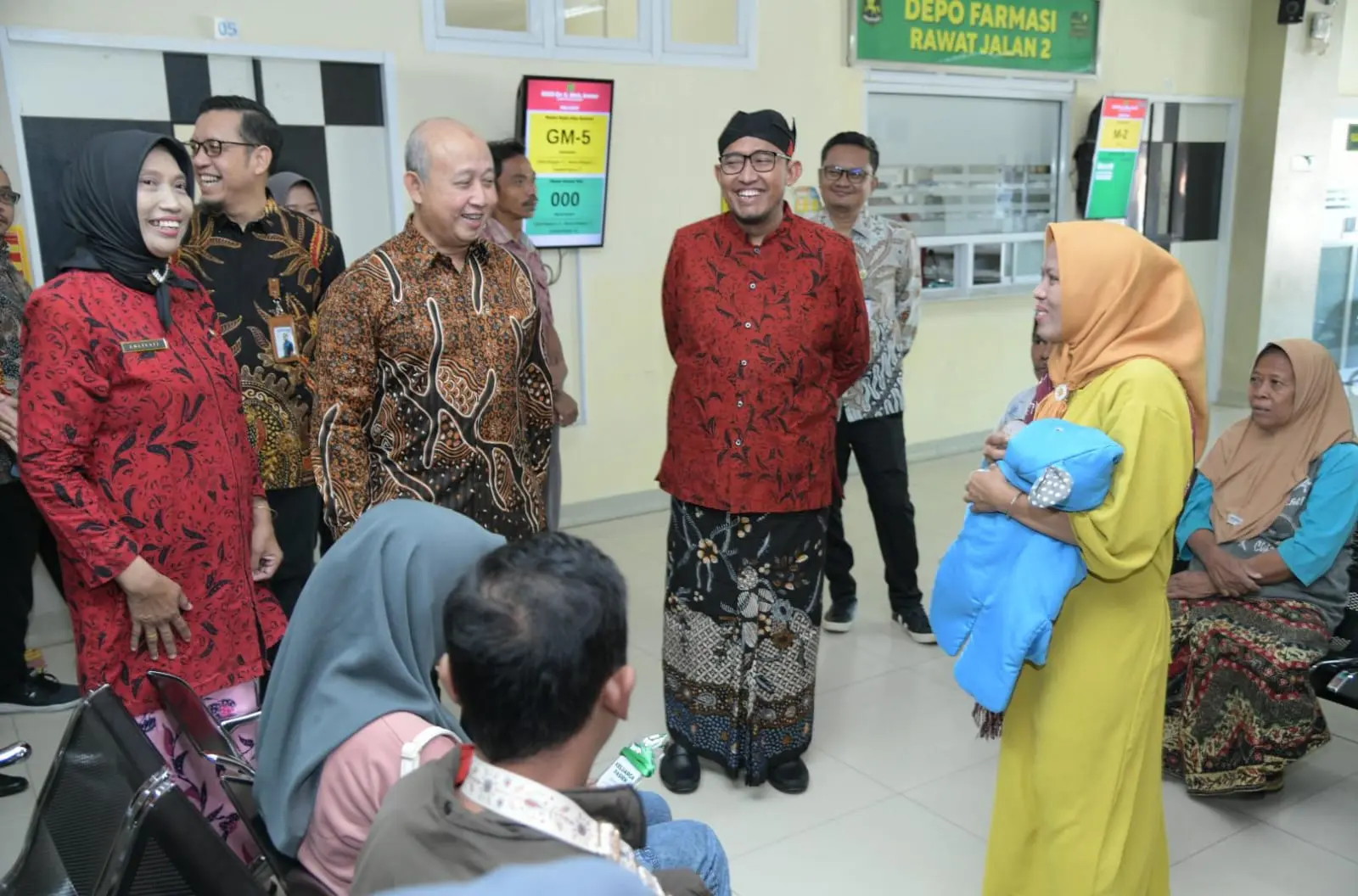 Bupati Sumenep dan Direktur BPJS Kesehatan kunjungi RSUD dr. H. Moh. Anwar untuk pantau sistem antrean digital JKN