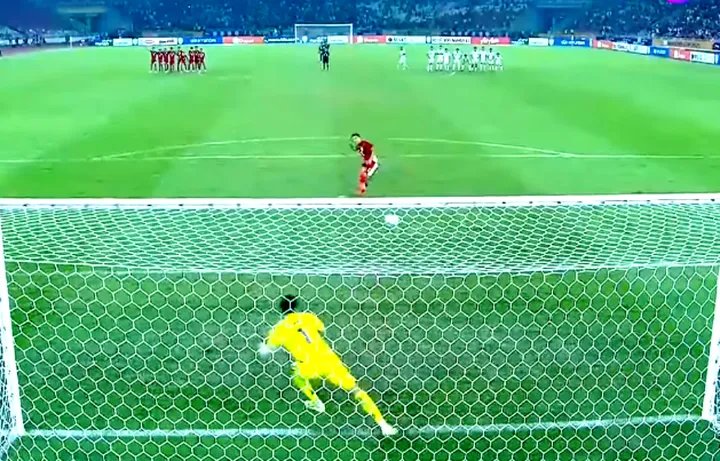 Pemain Timnas Indonesia U-23 merayakan kemenangan atas Thailand setelah laga semifinal AFF U-23 2025 di Stadion Utama Gelora Bung Karno