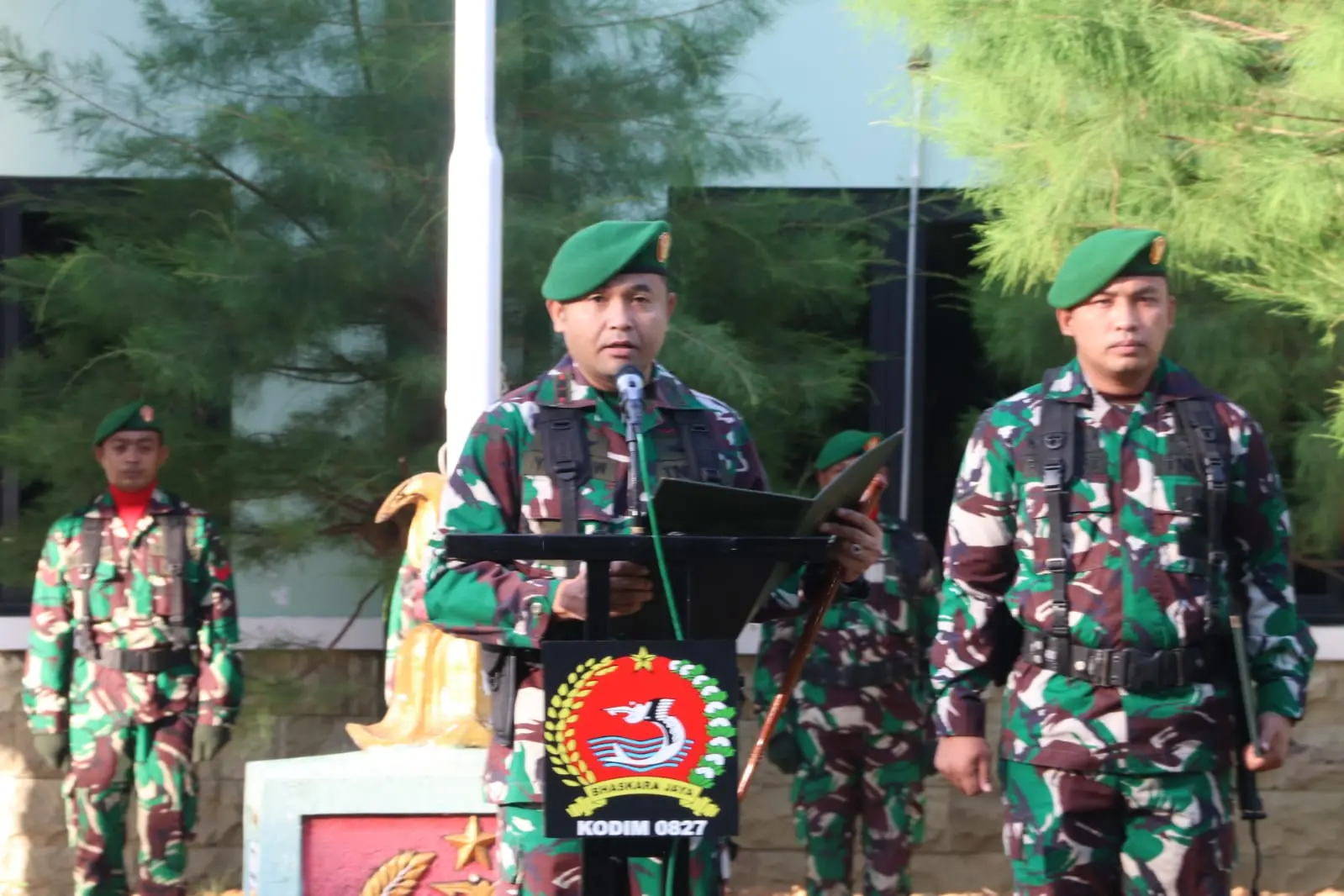 Upacara bendera 17-an Kodim 0827 Sumenep dengan amanat KASAD tentang integritas prajurit, akuntabilitas anggaran, dan cegah judol pinjol