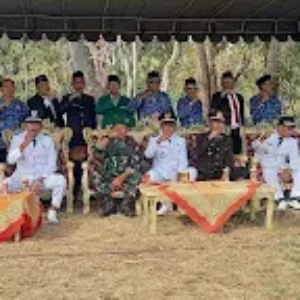 FORKOPIMKA Giligenting Gelar Upacara HUT ke-80 RI dengan Khidmat dan Meriah