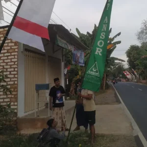 GP Ansor Karangbudi Kibarkan Bendera Merah Putih, Teguhkan Nasionalisme Warga