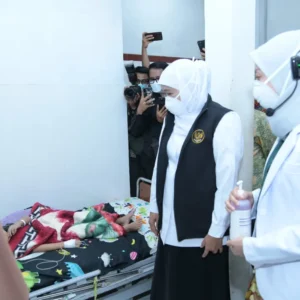 Gubernur Khofifah Tegaskan Pentingnya Vaksinasi Massal untuk Atasi Kasus Campak di Sumenep