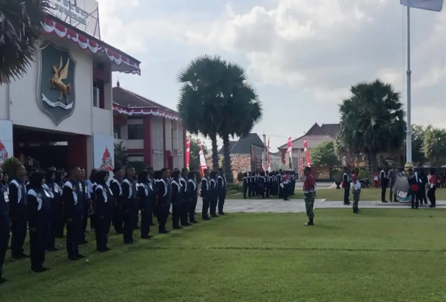 Latihan Paskibraka Sumenep 2025 menjelang HUT RI ke-80 di Halaman Kantor Bupati Sumenep