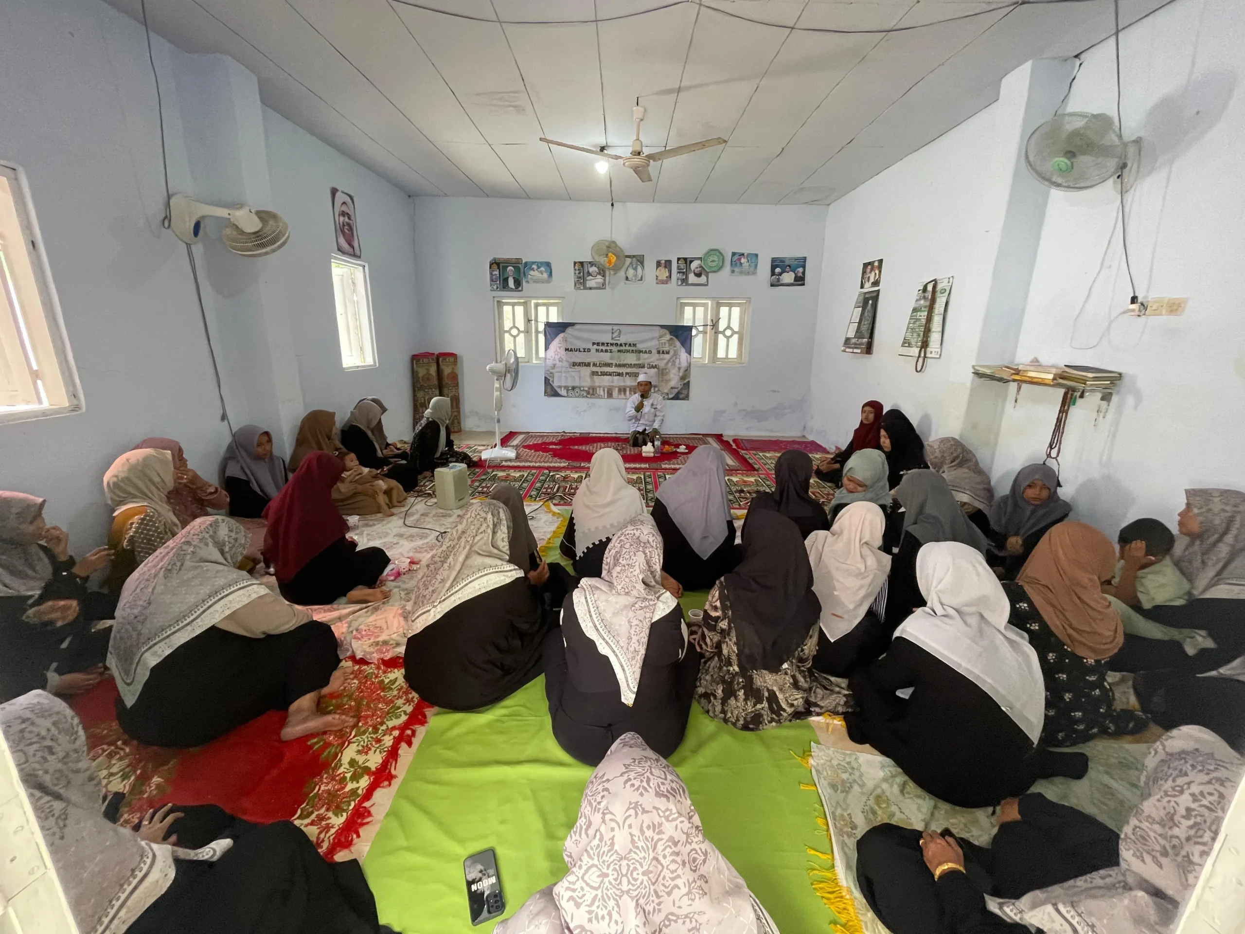 Peringatan Maulid Nabi Muhammad SAW oleh Alumni Annuqayah Giligenting Putri dengan pembacaan Maulid Diba’ dan tausiyah KH. Abdullah Anwar