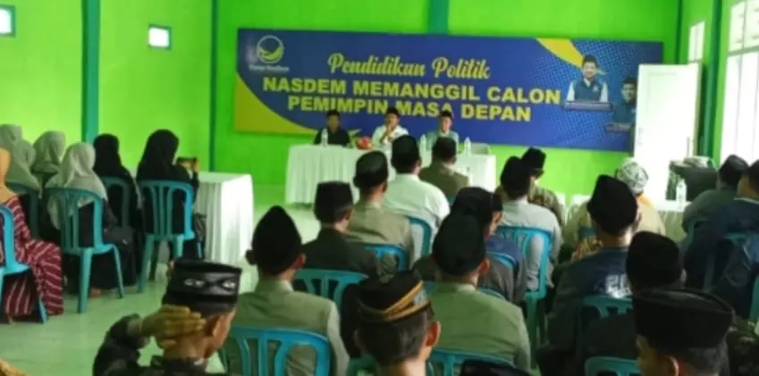 Ra Nasih pimpin pendidikan politik NasDem di Bangkalan bersama pemuda dan kader partai