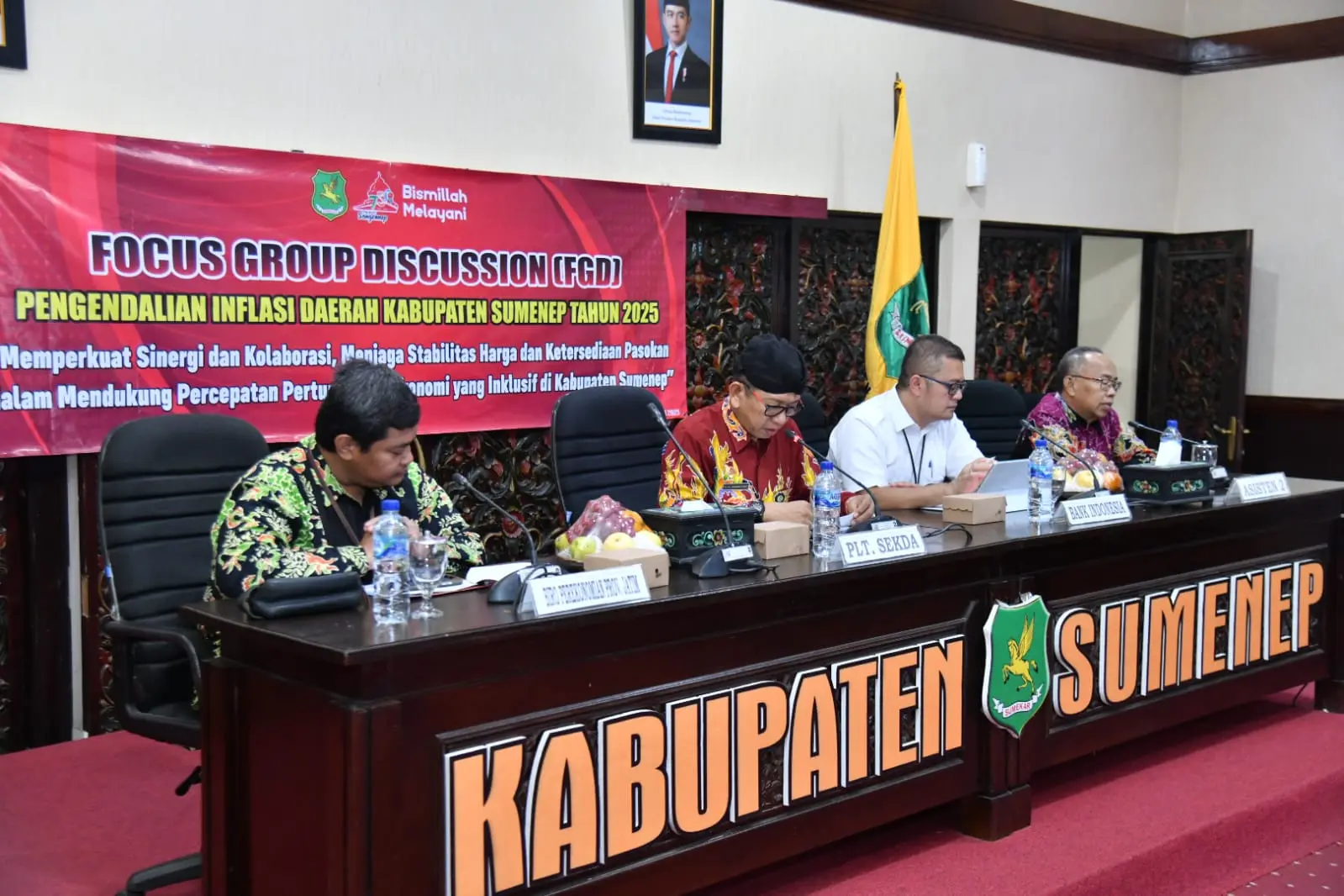 Plt Sekda Sumenep membuka FGD Pengendalian Inflasi 2025 untuk jaga stabilitas harga pangan dan pasokan di Kabupaten Sumenep