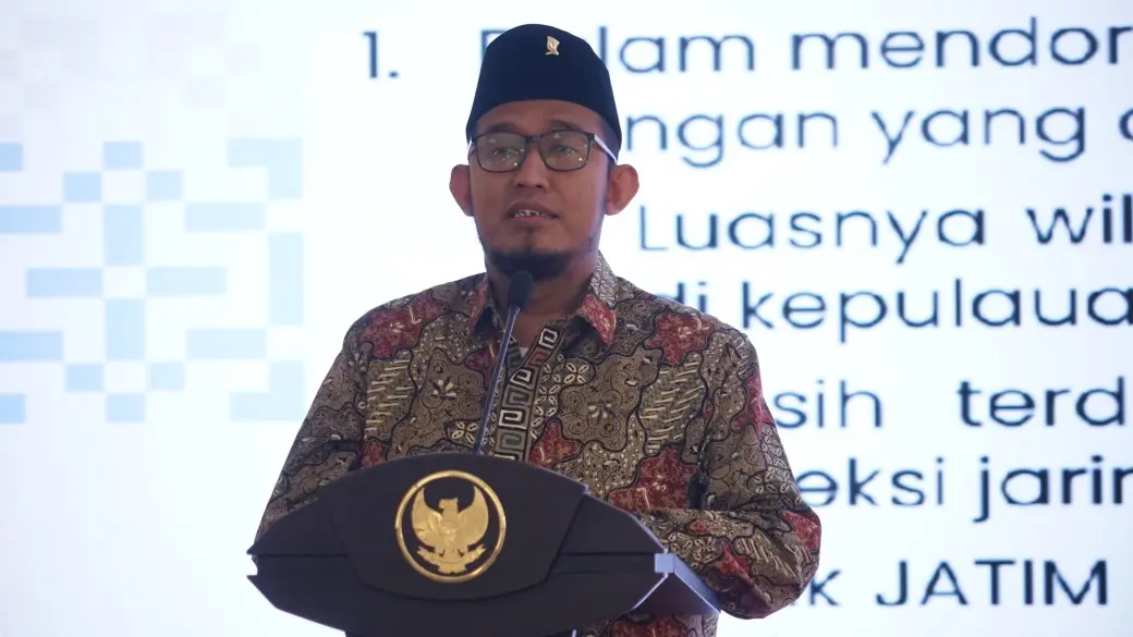 Bupati Sumenep Achmad Fauzi Wongsojudo memberikan instruksi percepatan perbaikan rumah rusak akibat gempa 6,5 SR di Kabupaten Sumenep