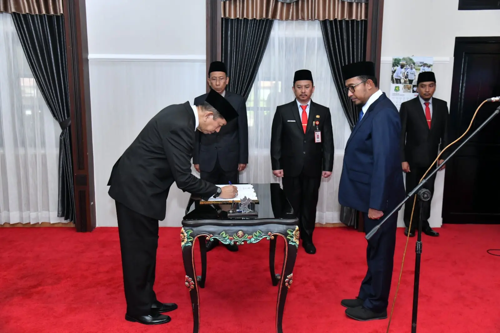 Bupati Sumenep Achmad Fauzi melantik Syahwan Efendi sebagai Pj Sekda untuk memperkuat birokrasi dan percepatan pembangunan daerah