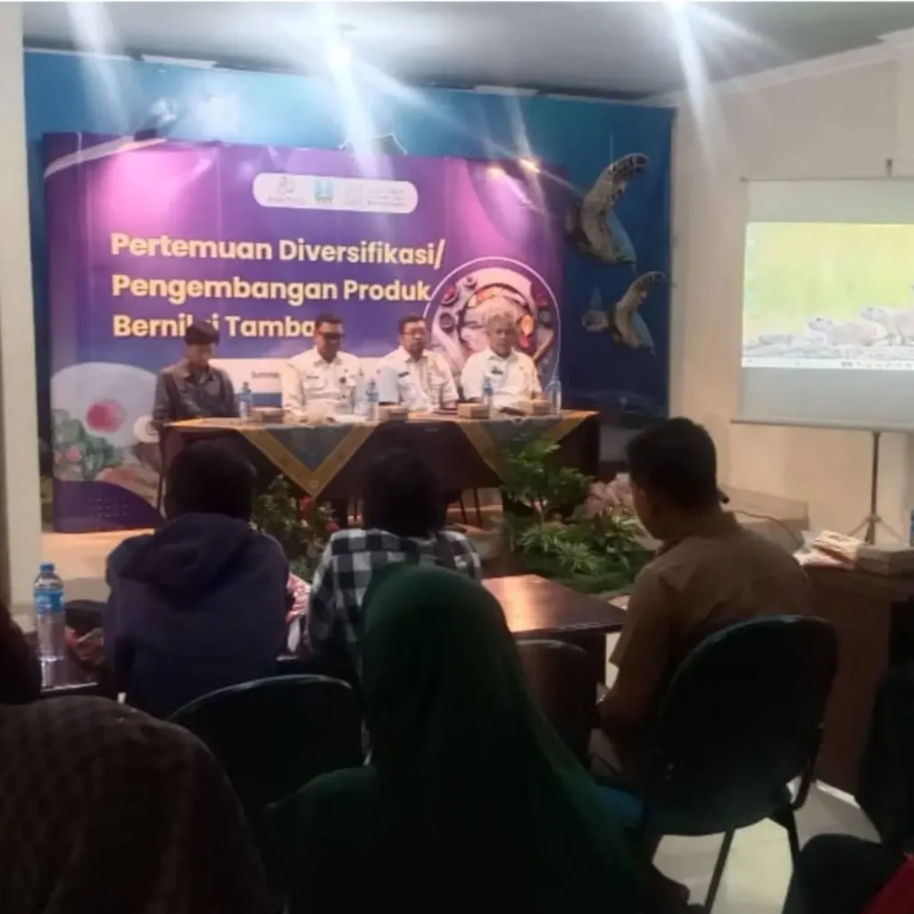 Anang Margono dari DKP Jawa Timur menghadiri Pertemuan Diversifikasi Produk Perikanan di Dinas Perikanan Sumenep bersama Universitas Brawijaya Malang