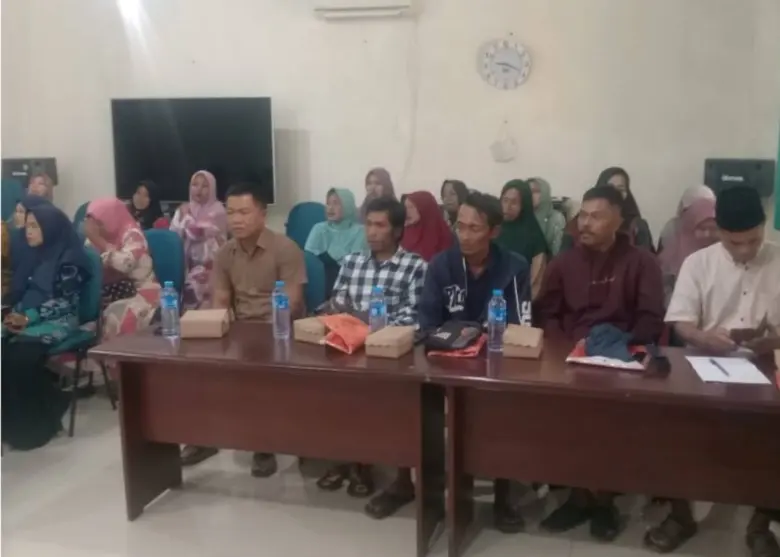 Anang Margono dari DKP Jawa Timur menghadiri Pertemuan Diversifikasi Produk Perikanan di Dinas Perikanan Sumenep bersama Universitas Brawijaya Malang