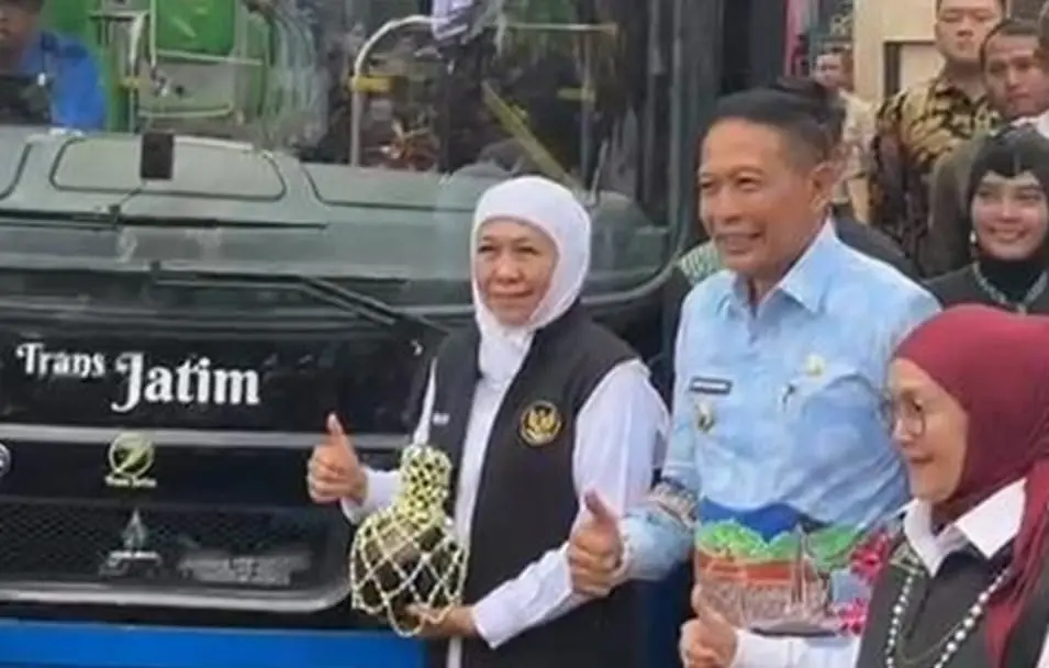 Khofifah Indar Parawansa meresmikan koridor pertama Trans Jatim di wilayah Malang Raya.