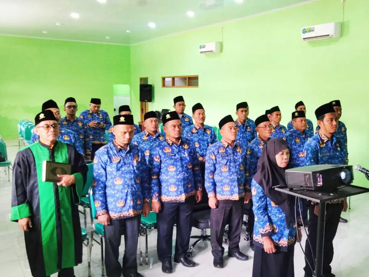 Pelantikan daring 14 PPPK Optimalisasi dan Paruh Waktu Formasi 2024 di Kantor Kemenag Sumenep