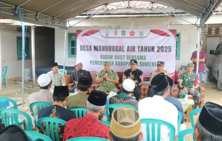 Dandim 0827 Sumenep meninjau proses pengeboran air bersih dalam Program Desa Manunggal Air 2025 di Desa Prancak Pasongsongan