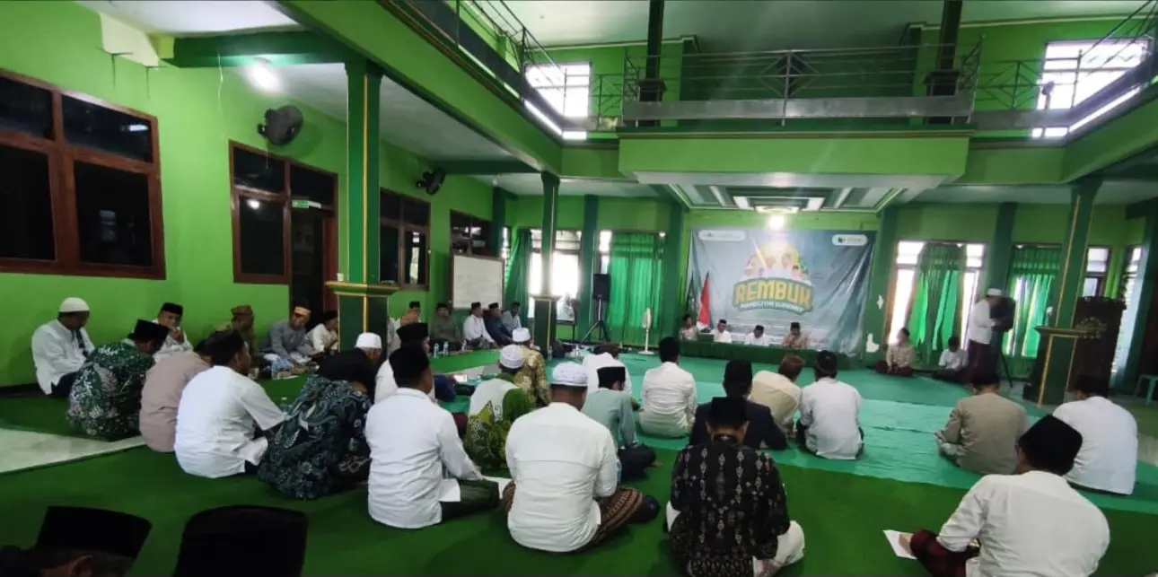 Peserta Rembuk Nahdliyin PCNU Sumenep 2025 berdiskusi tentang strategi kemaslahatan masyarakat di aula PCNU Kabupaten Sumenep