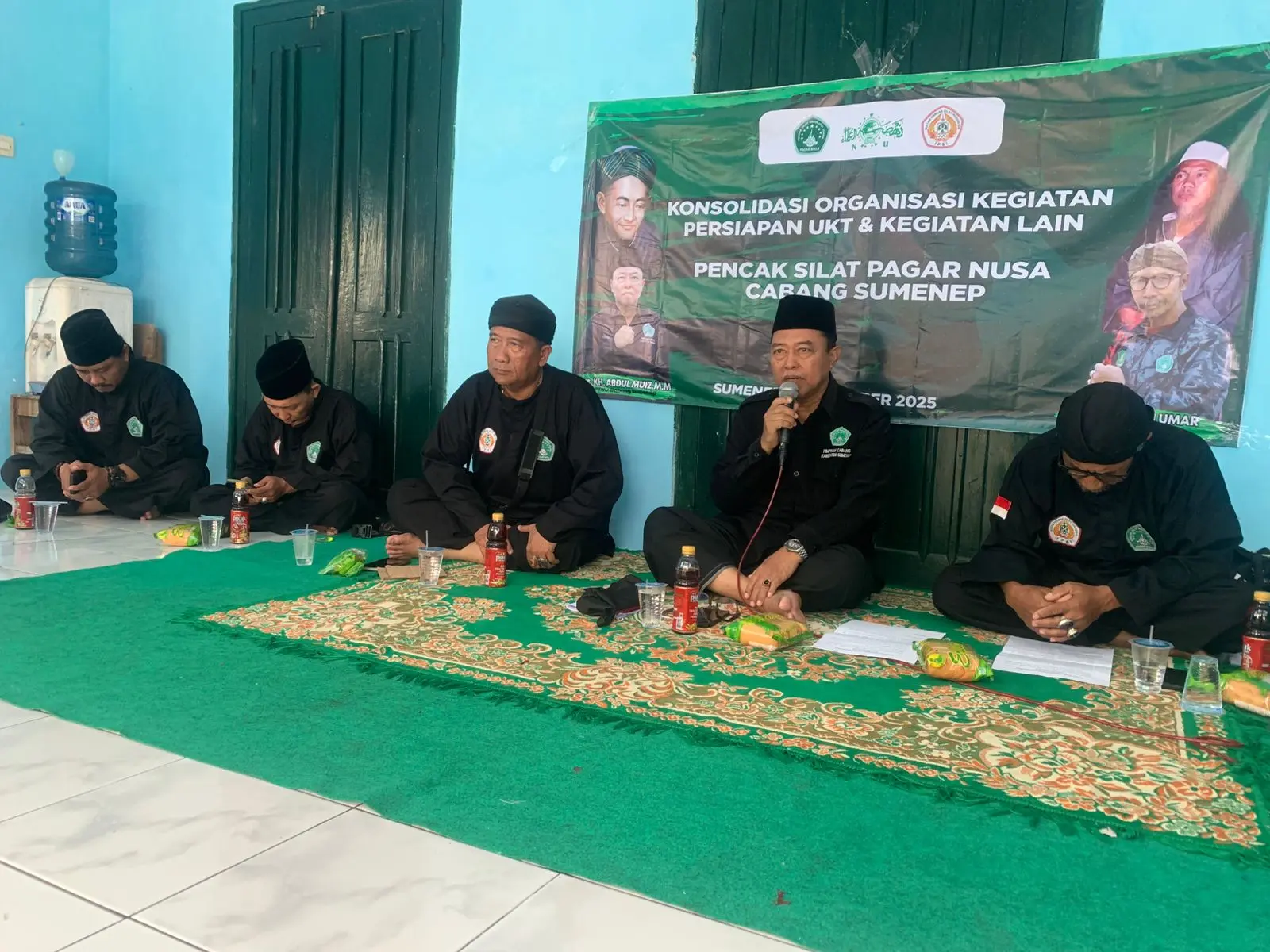 Pengurus dan pendekar Pagar Nusa Sumenep mengikuti Konsolidasi Organisasi di Padepokan KH Abi Sujak Sumenep