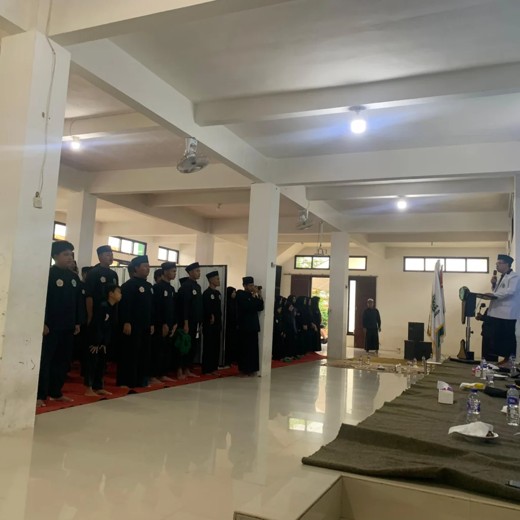 Pelantikan Pengurus Rayon dan Pembaiatan Anggota Baru Pagar Nusa Kota Sumenep di Pondok Pesantren Al-Usymuni Tarate Pandian