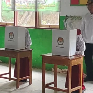 SDN Bunpenang III Gelar Simulasi Pemilu: Muslimin Terpilih sebagai Guru Terfavorit 2025