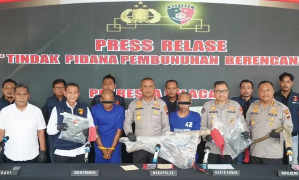 Wakapolda Jawa Tengah memaparkan pengungkapan kasus pembunuhan advokat di Cilacap dalam konferensi pers Mapolda Jateng