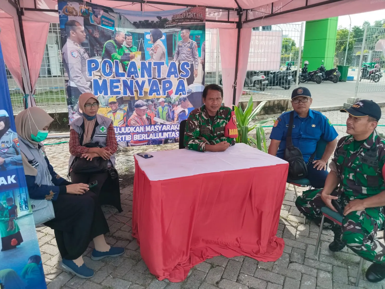 Babinsa Koramil Guluk-Guluk lakukan pengamanan Nataru di Terminal Wiraraja Kabupaten Sumenep