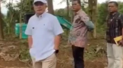 Bupati Kuningan meninjau bukaan lahan di lereng Gunung Ciremai bersama pejabat daerah