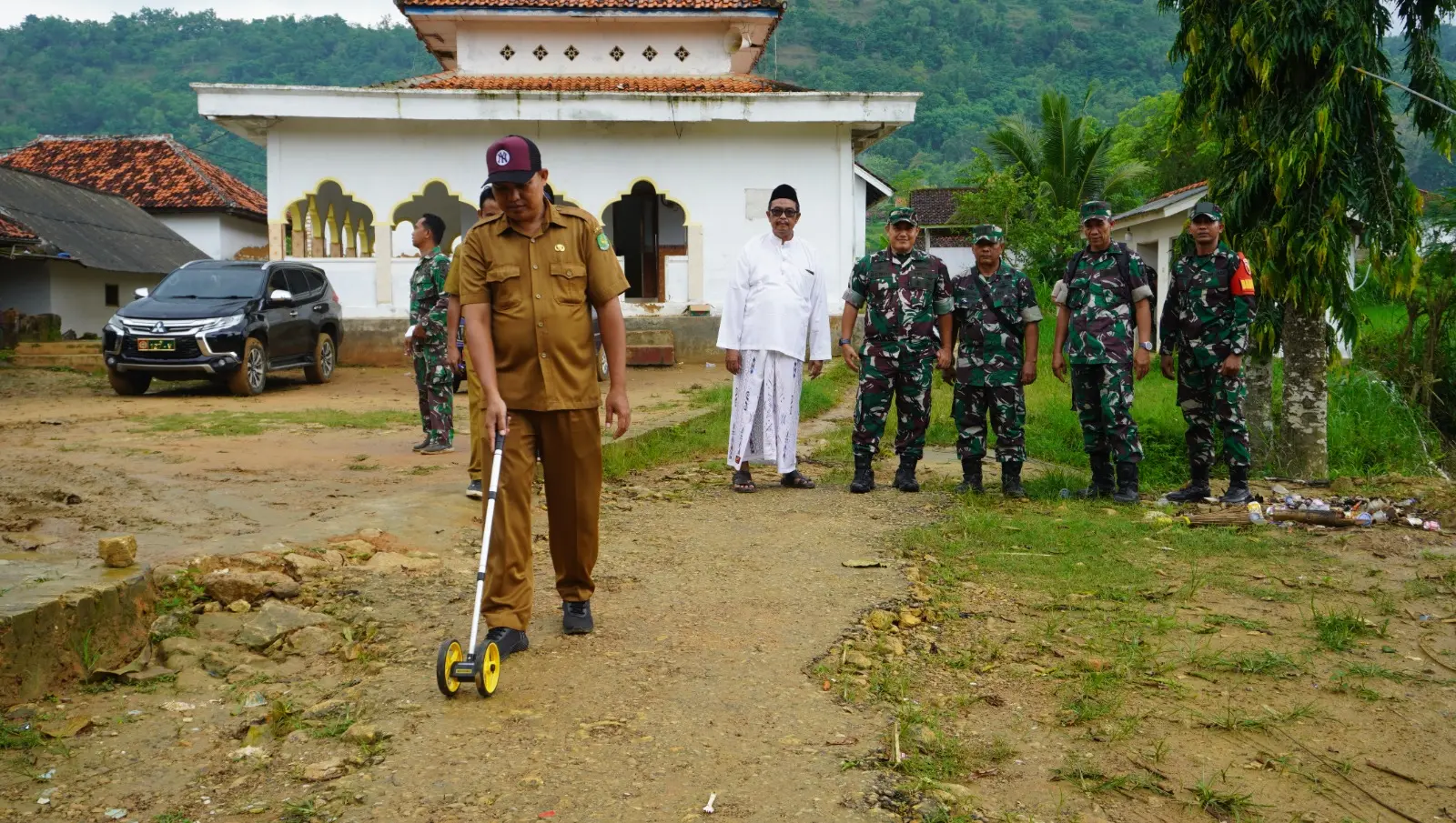 Dandim Kodim 0827 Sumenep meninjau lokasi sasaran TMMD 127 Tahun 2026 di Desa Mandala Rubaru