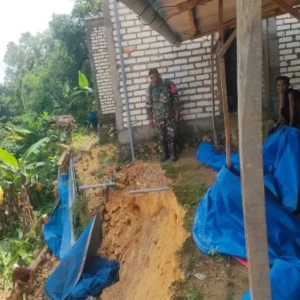 Longsor 30 Meter di Palengaan Laok Pamekasan, Rumah Warga Terancam Ambruk