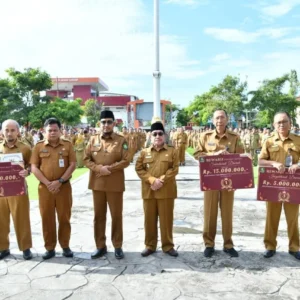 Pemkab Sumenep Beri Penghargaan SAKIP Terbaik kepada OPD Berprestasi