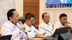 Foto Kepala Bappeda Sumenep Arif Firmanto dalam rapat penguatan implementasi SAKIP 2025