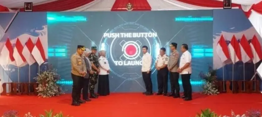 Emil Dardak meresmikan layanan kapal cepat Trans Laut Jatim di Pelabuhan DABN Probolinggo