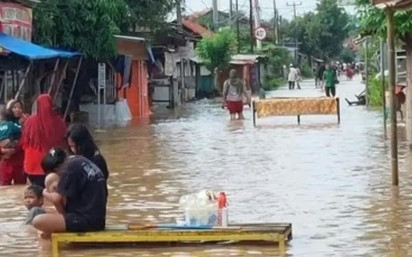 Pertemuan Pemkab Cirebon dan Pemkab Kuningan di Waduk Darma membahas penyebab banjir dan kerusakan lingkungan hulu-hilir