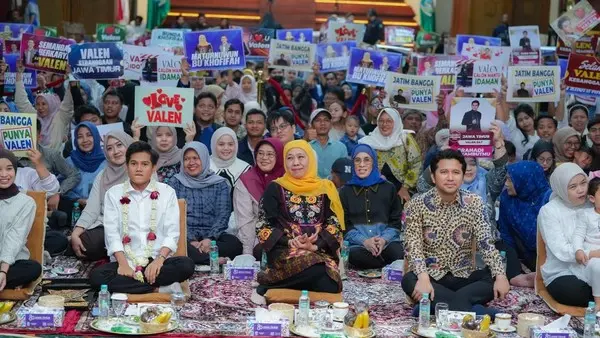 Gubernur Khofifah menyambut Valen Akbar Juara D’Academy 7 di Gedung Negara Grahadi Surabaya