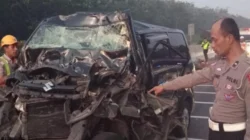 Kecelakaan beruntun maut di Tol Cipali KM 93 Subang Jawa Barat menyebabkan tiga orang meninggal dunia