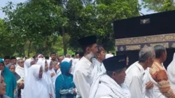 Pemeriksaan kesehatan jemaah haji lansia Sampang jelang keberangkatan haji 2026