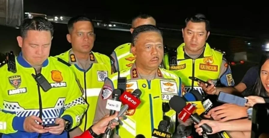 Rekayasa lalu lintas one way tol trans jawa arus balik lebaran 2026 oleh korlantas polri