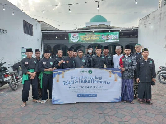 Pagar Nusa Sumenep Bagikan 750 Paket Takjil di Jalan Trunojoyo, Perkuat Kepedulian Sosial Ramadan