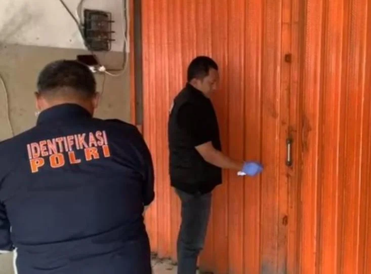 Polisi Tangkap Dua Pelaku Mutilasi Pria dalam Freezer Kios Ayam di Bekasi