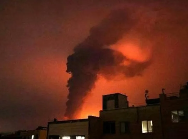 Serangan AS dan Israel Hantam Depot Minyak Teheran, Kebakaran Besar Terjadi