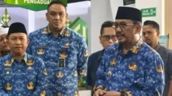 Bupati Sukabumi meninjau pelayanan Samsat Cibadak terkait kemudahan perpanjangan STNK tanpa KTP pemilik lama