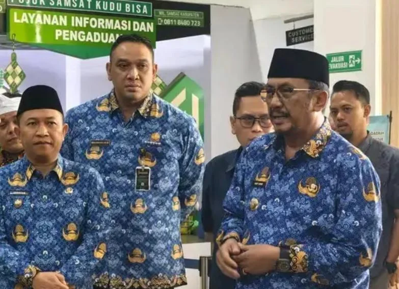 Bupati Sukabumi Tinjau Samsat Cibadak, Pastikan Layanan Pajak Kendaraan Makin Mudah