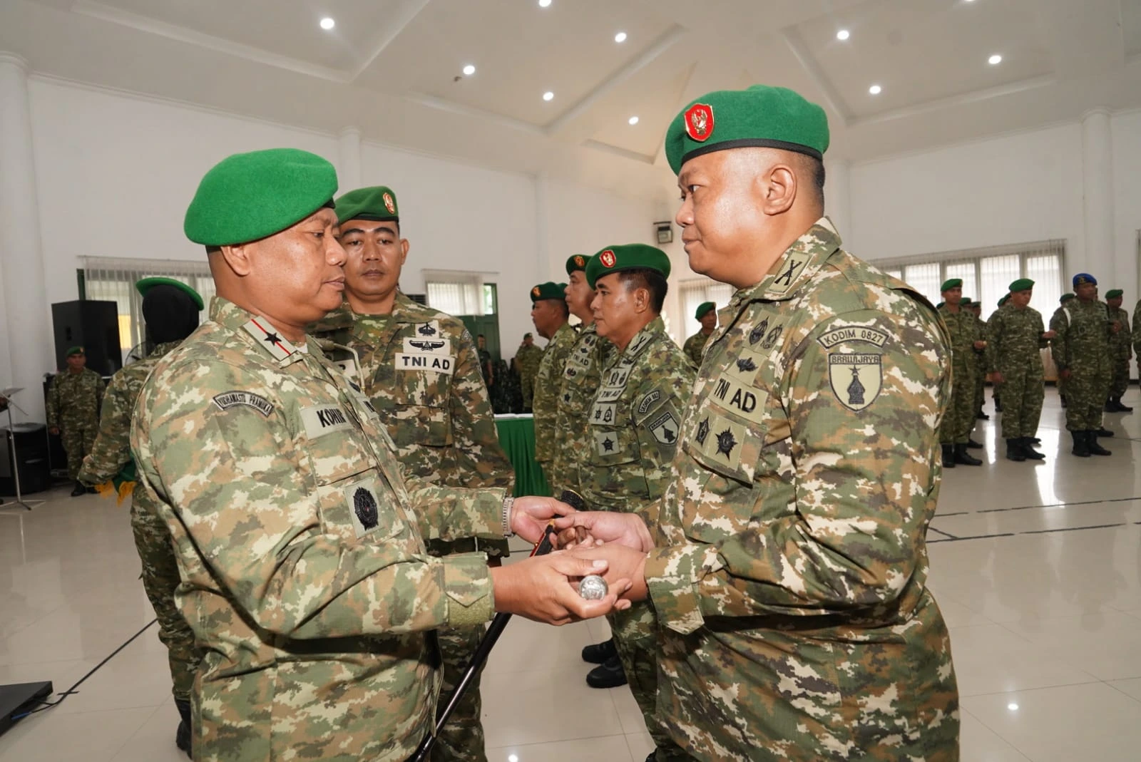 Serah terima jabatan Dandim 0827 Sumenep oleh Danrem 084 Bhaskara Jaya kepada Letkol Inf Citra Persada