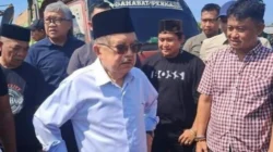 Jusuf Kalla bantah tuduhan dana Rp5 miliar terkait isu ijazah Jokowi dalam konferensi pers di Jakarta Selatan
