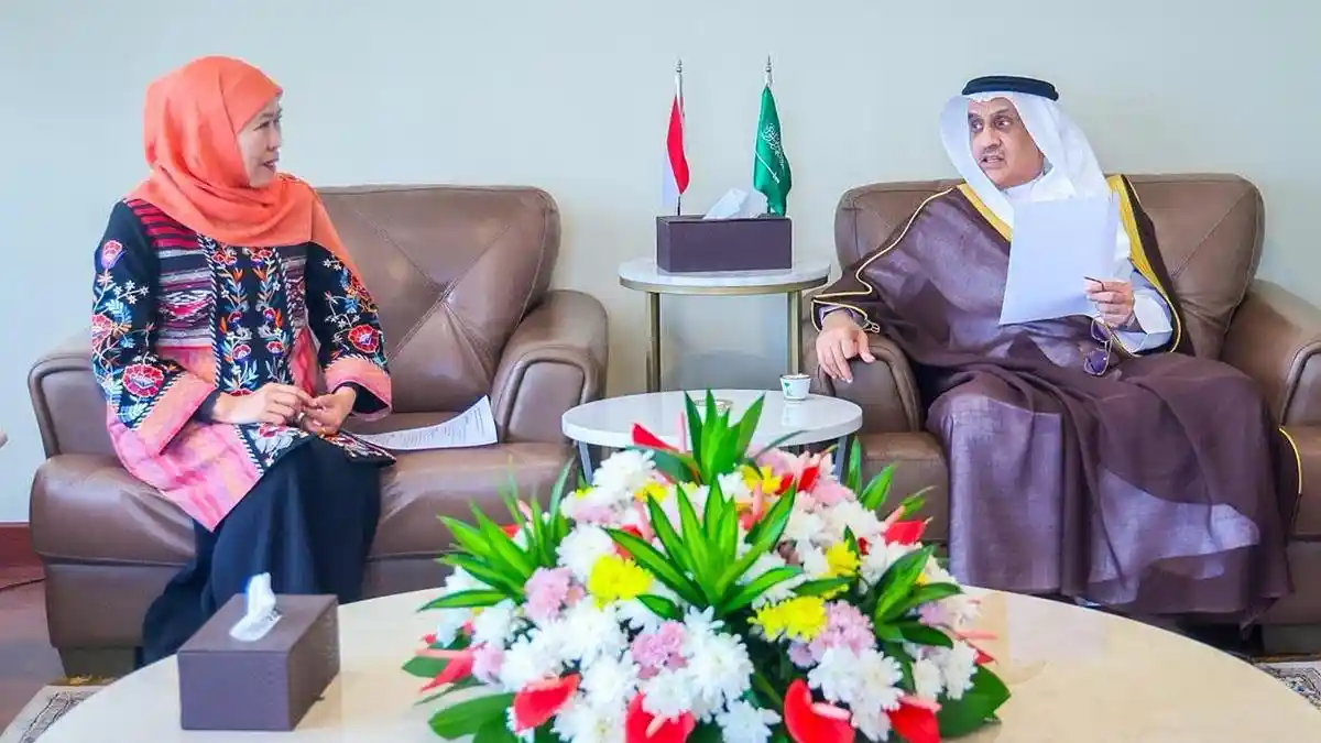 Khofifah Indar Parawansa bahas kerja sama logistik haji dan investasi dengan Dubes Arab Saudi di Jakarta