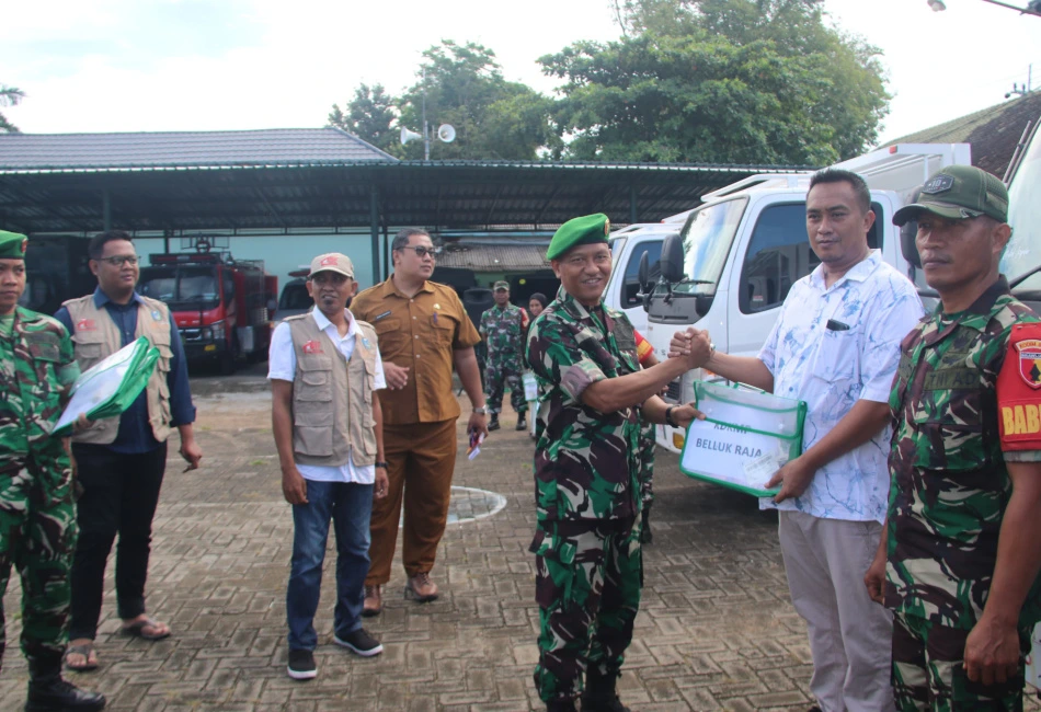 Kodim Sumenep menyerahkan truk operasional untuk koperasi desa guna mendukung distribusi dan penguatan ekonomi lokal