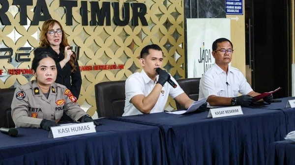 Polres Jaktim Bongkar Modus Ganjal ATM, Komplotan Kurasi Dana Korban Rp274 Juta