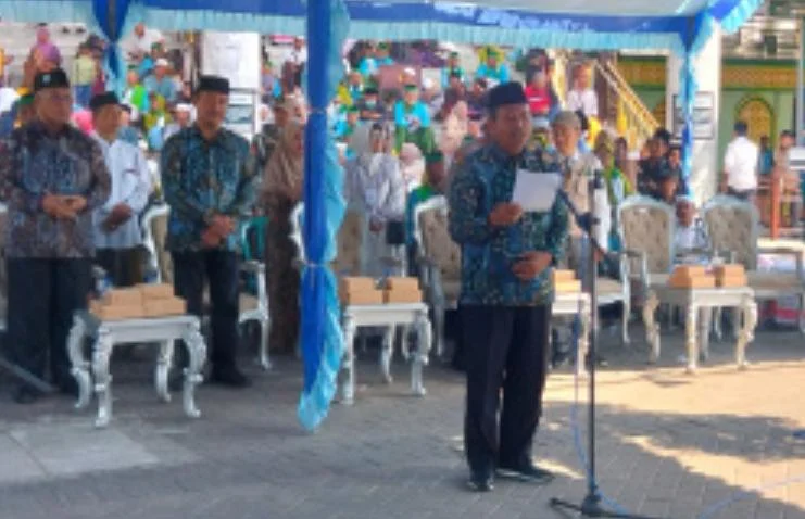 Prosesi pemberangkatan 1.384 calon jemaah haji asal Pamekasan menuju Tanah Suci tahun 2026