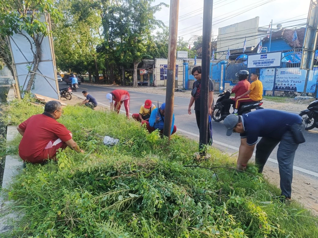 ASN dan BUMD Sumenep Gelar Kerja Bakti Massal Jumat Bersih